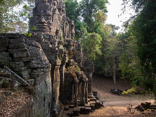 Angkor Thom gate